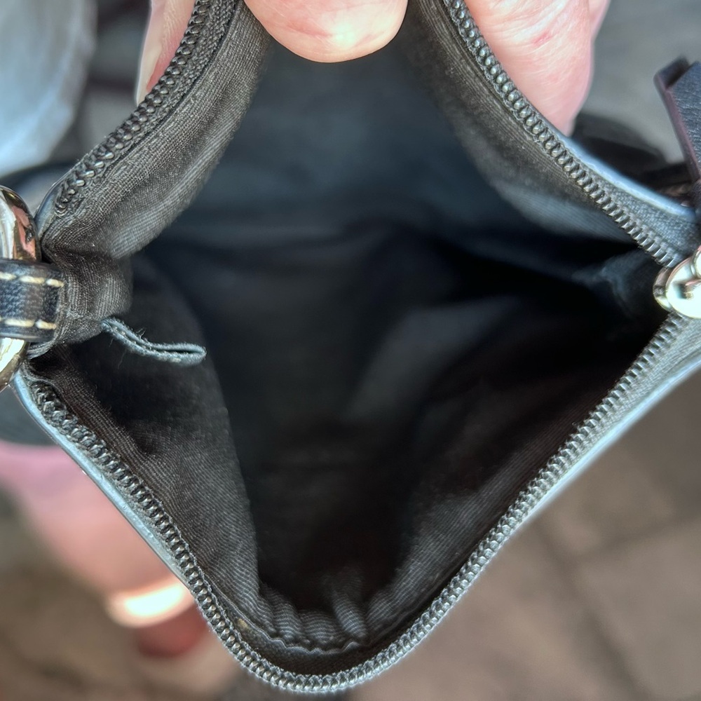 Vintage COACH Black and Cream Crossbody Bag - Picture 6 of 10